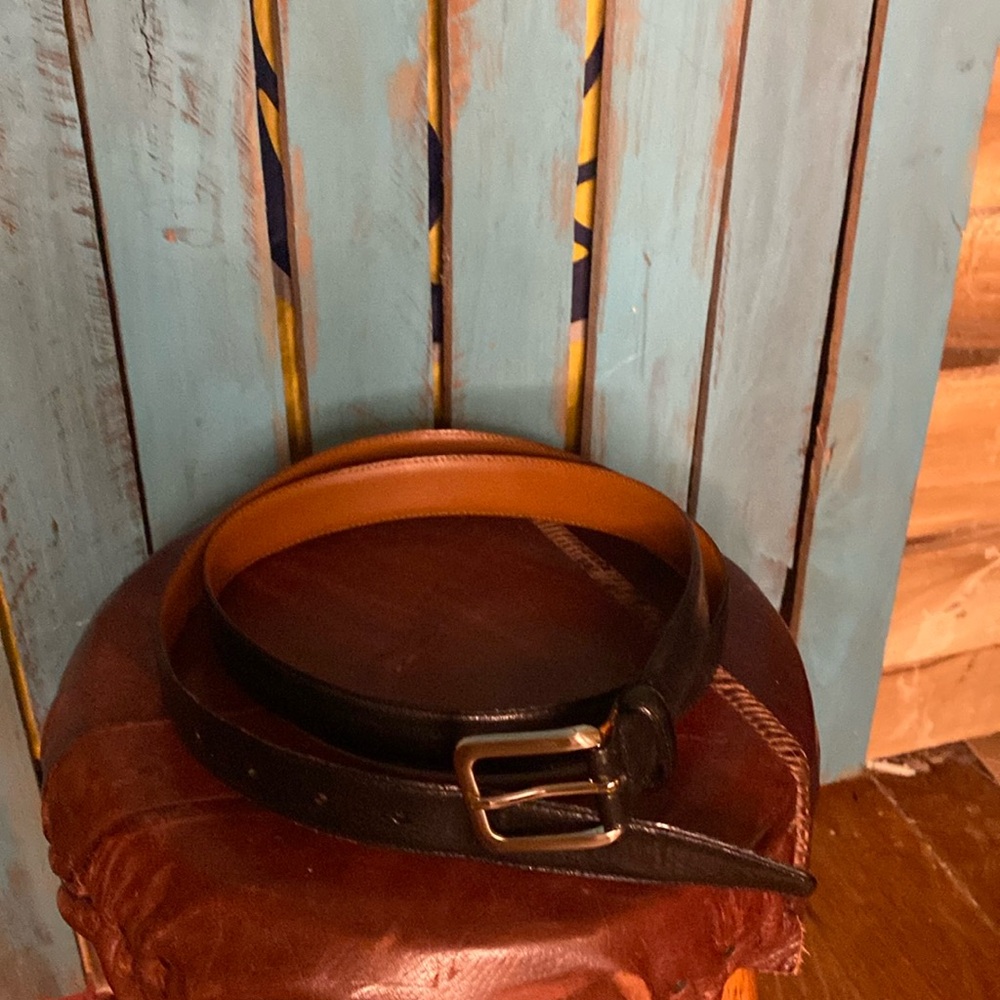 Men’s Wearhouse black Italian full grain leather belt size 44 silver tone